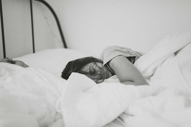 いびきがうるさくて眠れない時の対処法は？